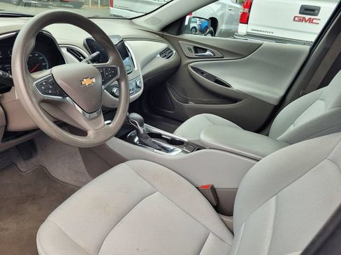 Used 2021 Chevrolet Malibu LS FWD image 10