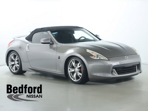 Used 2010 Nissan 370Z Roadster RWD image 1