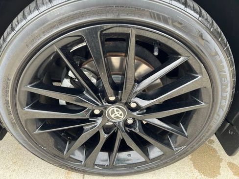 Used 2021 Toyota Camry XSE FWD image 9