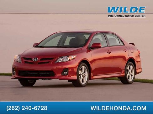 Used 2013 Toyota Corolla LE image 1