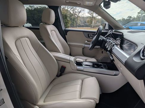 Used 2022 Mercedes-Benz GLB 250 image 31