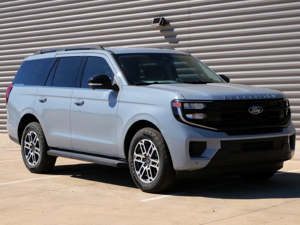 New 2026 Ford Expedition Active AWD/4WD image 1
