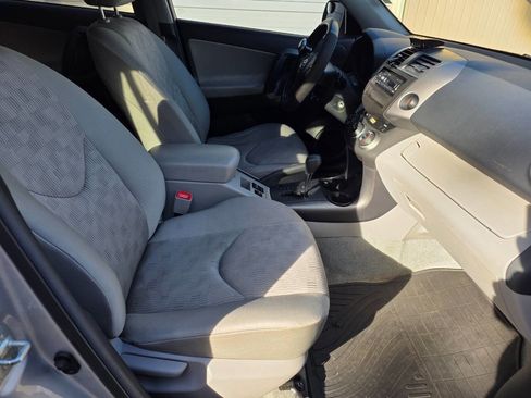 Used 2011 Toyota RAV4 4WD image 25