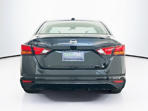 Used 2025 Nissan Altima 2.5 SV image 7