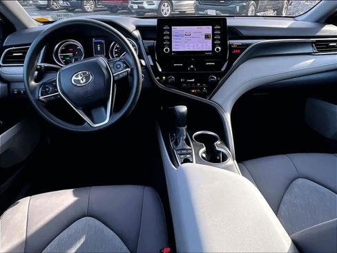 Used 2022 Toyota Camry LE image 20