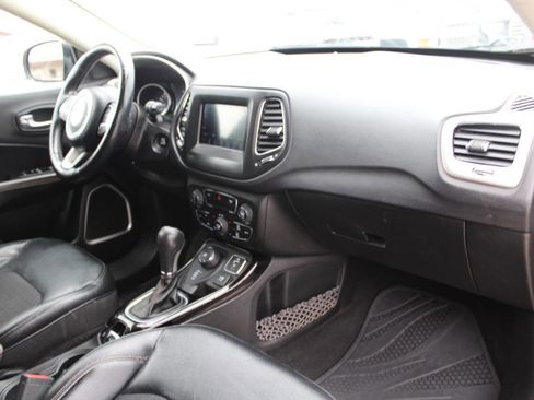 Used 2017 Jeep Compass Latitude w/ Popular Equipment Group AWD/4WD image 13