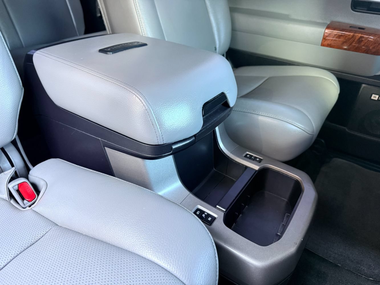 Used 2018 Toyota Sequoia Platinum w/ Carpet Mat Package AWD/4WD image 32