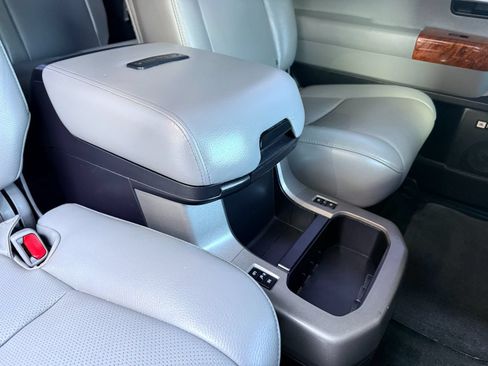 Used 2018 Toyota Sequoia Platinum w/ Carpet Mat Package AWD/4WD image 32