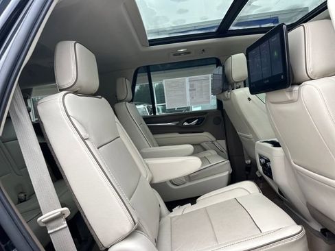 Used 2021 GMC Yukon Denali w/ Denali Premium Package image 22