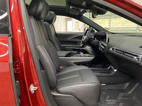 Certified 2025 Cadillac Lyriq Luxury w/ LPO, Floor Liner Package image 21