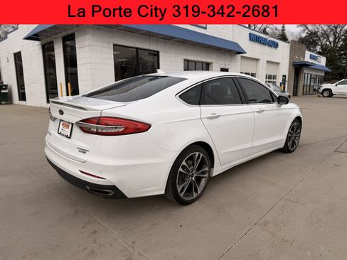 Used 2019 Ford Fusion Titanium image 3