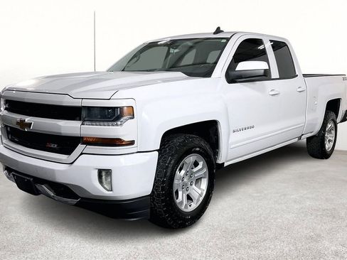 Used 2018 Chevrolet Silverado 1500 LT w/ All Star Edition image 14