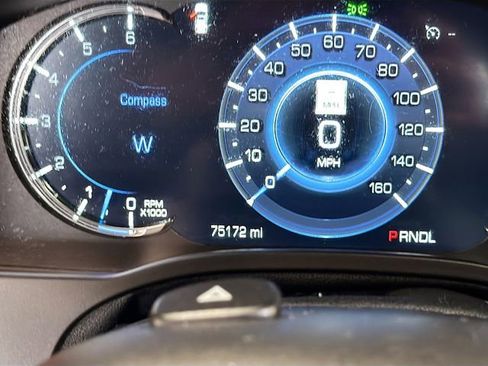 Used 2019 Cadillac Escalade Luxury image 12