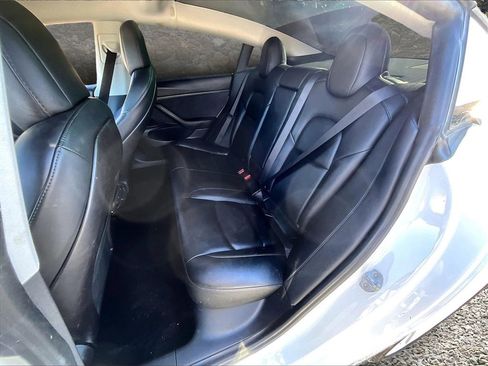 Used 2020 Tesla Model 3 Standard Range image 23