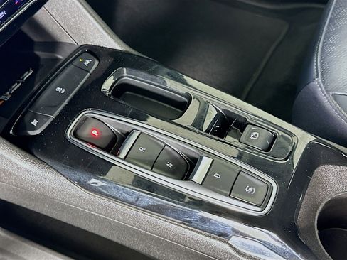 Used 2023 Chevrolet Bolt EUV Premier image 24