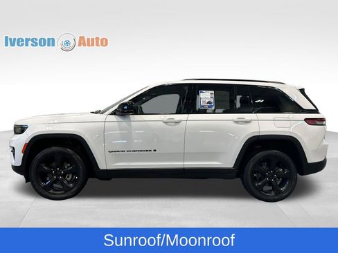 Used 2023 Jeep Grand Cherokee Altitude AWD/4WD image 6