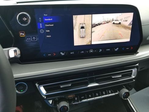 New 2026 Chevrolet Traverse LT w/ Midnight/Sport Edition image 28