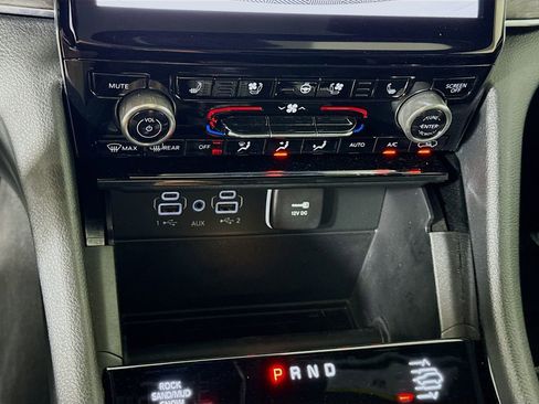 Used 2023 Jeep Grand Cherokee Overland image 10