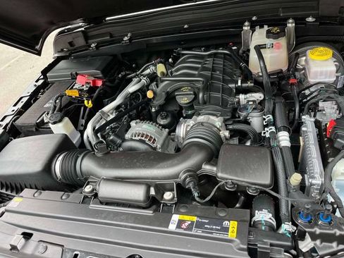 Used 2022 Jeep Wrangler Unlimited Sport AWD/4WD image 13
