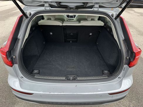 Used 2025 Volvo V60 B5 Cross Country Plus AWD/4WD image 6