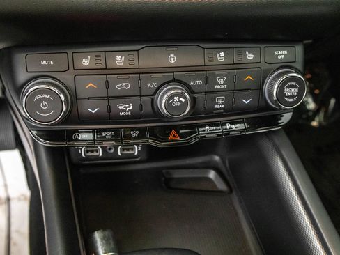 Used 2023 Dodge Durango GT image 32