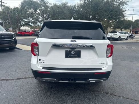 Used 2023 Ford Explorer XLT w/ Equipment Group 202A image 7