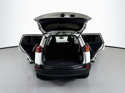 Used 2015 Toyota RAV4 LE FWD image 21