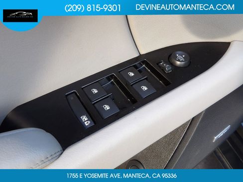 Used 2014 Cadillac XTS Premium image 16