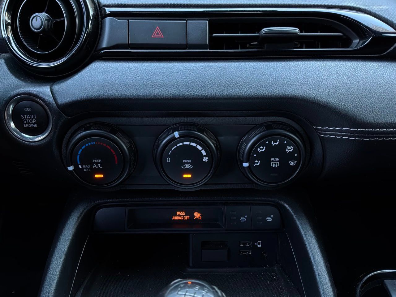 Used 2023 MAZDA MX-5 Miata Club RWD image 34