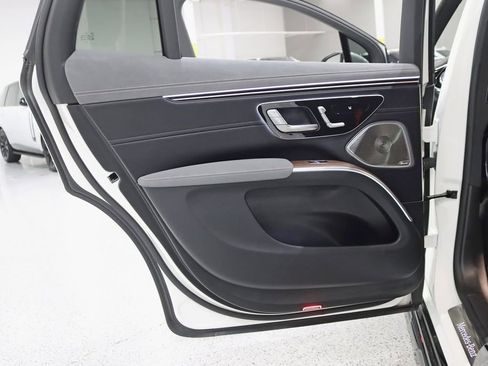 Used 2023 Mercedes-Benz EQS 580 4MATIC SUV image 41