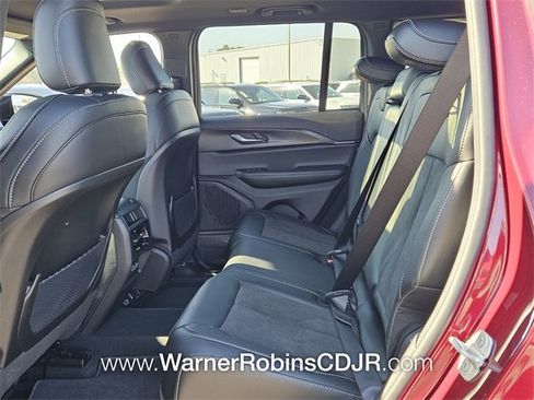 New 2025 Jeep Grand Cherokee Altitude image 6