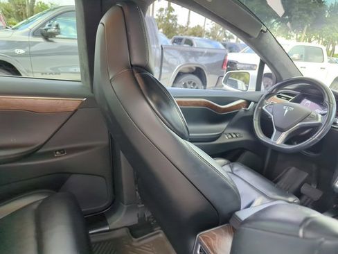 Used 2017 Tesla Model X 90D AWD/4WD image 19