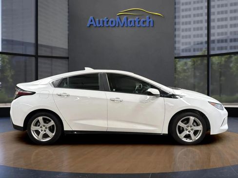Used 2017 Chevrolet Volt LT FWD image 12