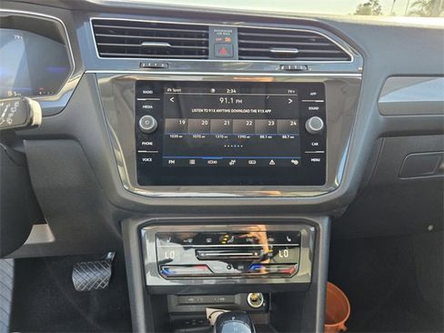 Used 2024 Volkswagen Tiguan SE image 21