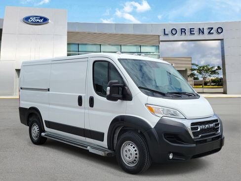 Used 2025 RAM ProMaster 2500 w/ U-Haul Equipment Group FWD image 3