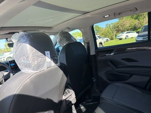 New 2026 Volkswagen Tiguan SE AWD/4WD image 7