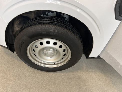 Used 2025 Ford Maverick XL w/ Equipment Group 102A image 26