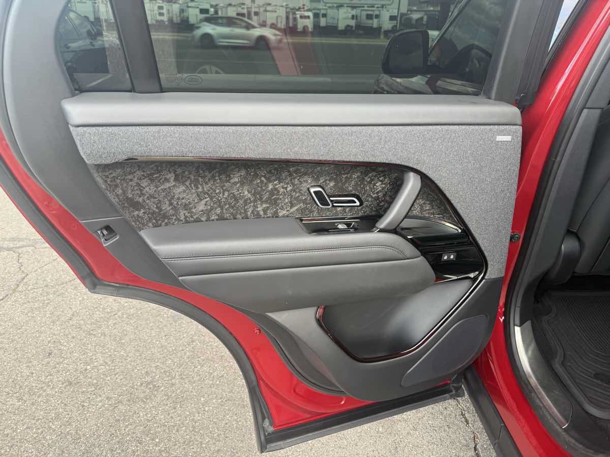 Used 2023 Land Rover Range Rover Sport SE Dynamic AWD/4WD image 12