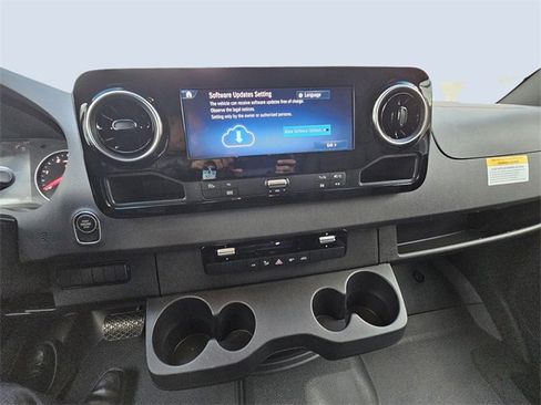 New 2025 Mercedes-Benz Sprinter 2500 image 9