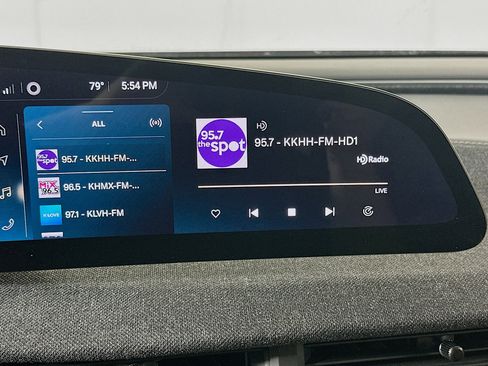 Used 2024 Lucid Air Pure image 21