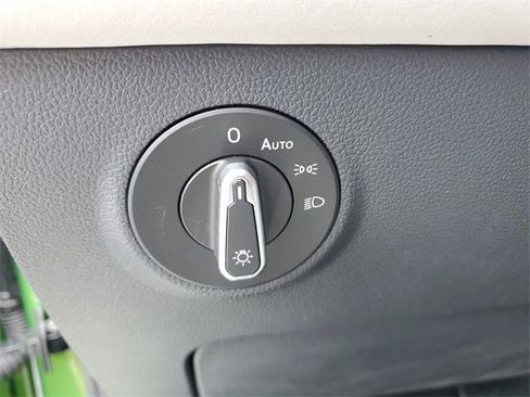 New 2025 Volkswagen Taos SE image 34