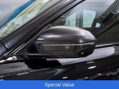 Used 2025 BMW 750e xDrive w/ Premium Package AWD/4WD image 10