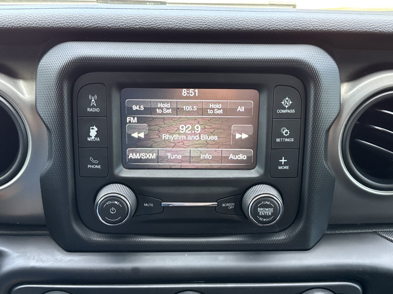Used 2018 Jeep Wrangler Unlimited Sport S AWD/4WD image 21