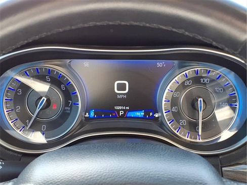 Used 2019 Chrysler 300 Touring w/ Driver Convenience Group image 12