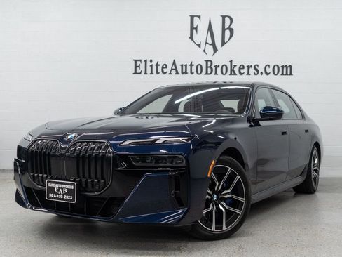 Used 2025 BMW 760i xDrive image 1