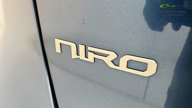 Used 2023 Kia Niro Wind FWD image 32