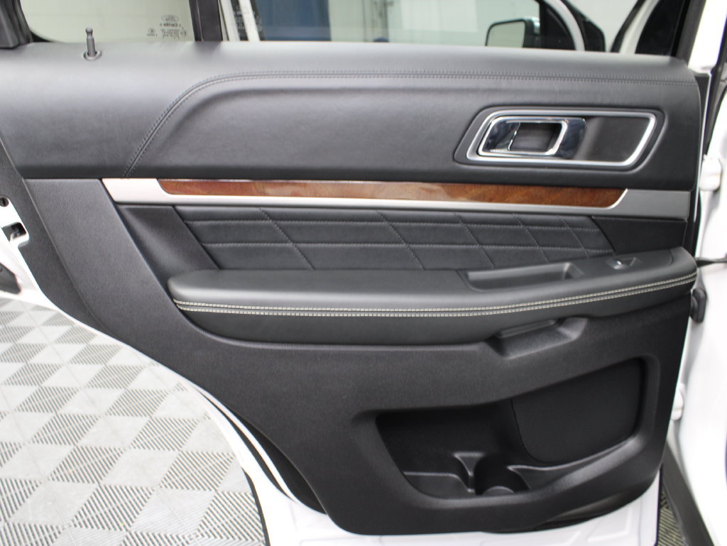 Used 2016 Ford Explorer Platinum AWD/4WD image 65