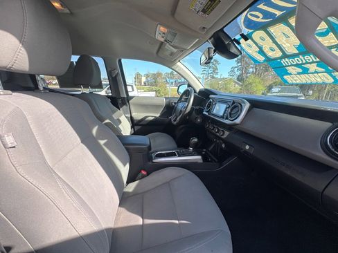 Used 2019 Toyota Tacoma SR5 image 8