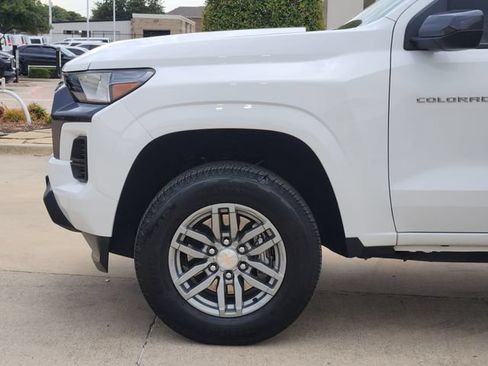 Used 2025 Chevrolet Colorado LT RWD image 14