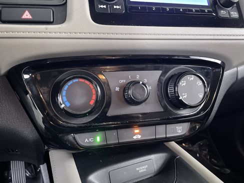 Used 2021 Honda HR-V LX image 16